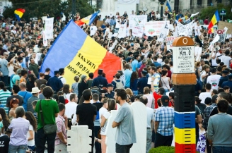 Simboluri la protestul Salvaţi Roşia Montană 