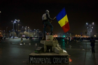 Paul protestează 